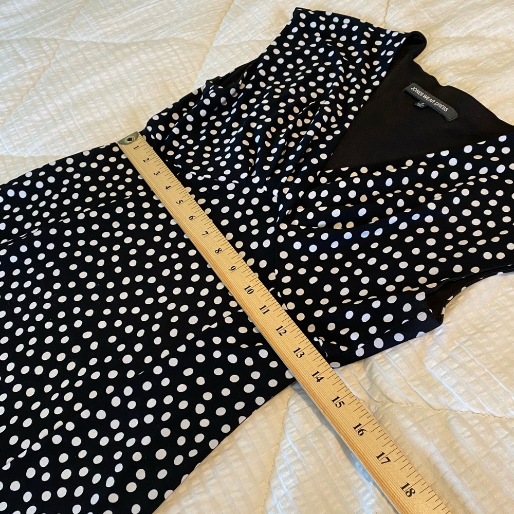 Jones Wear Dress Black & White Polka Dot Cap Sleeve Empire Waist V Neck Dress 8 - Picture 5 of 10